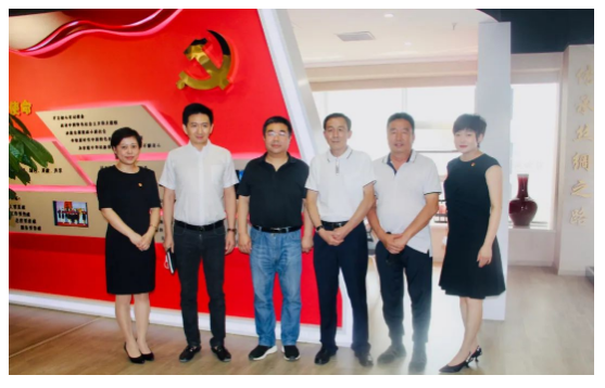 河?xùn)|區(qū)政法委、春華街領(lǐng)導(dǎo)來(lái)到永誠(chéng)世佳開(kāi)展對(duì)企服務(wù)活動(dòng)