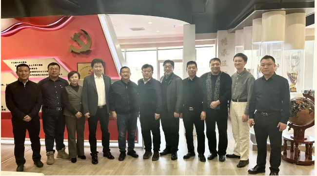 河?xùn)|區(qū)魯山道街道領(lǐng)導(dǎo)、春華街道及商會(huì)領(lǐng)導(dǎo)走訪(fǎng)永誠(chéng)世佳